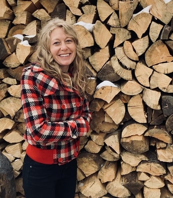 Portrait of Katie Erbes, Real Estate Agent.